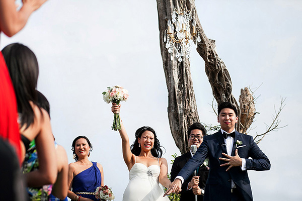 fun destination wedding at Casa China Blanca in Puerto Vallerta, Mexico - photo by Elizabeth Lloyd and Dave Getzschman | via junebugweddings.com fun destination wedding at Casa China Blanca in Puerto Vallerta, Mexico - photo by Elizabeth Lloyd and Dave Getzschman | via junebugweddings.com