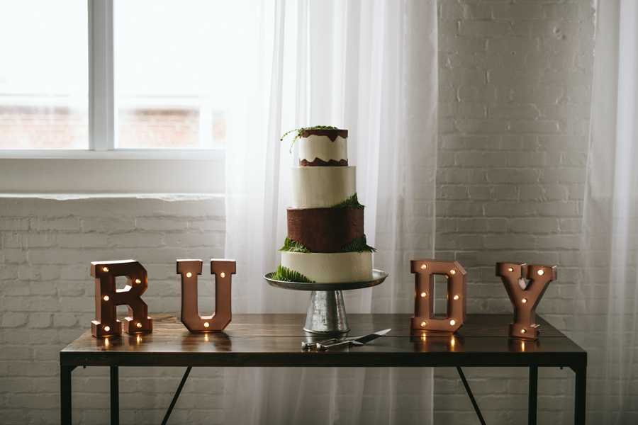 this-reading-art-works-wedding-takes-modern-minimalism-to-the-next-level-26