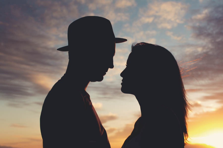 Breezy-Joshua-Tree-Engagement-Photos-at-Sunset-Anne-Claire-Brun-4