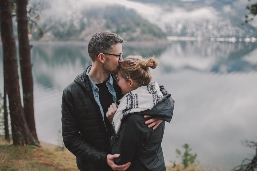 intimate-idaho-proposal-at-higgins-point-14