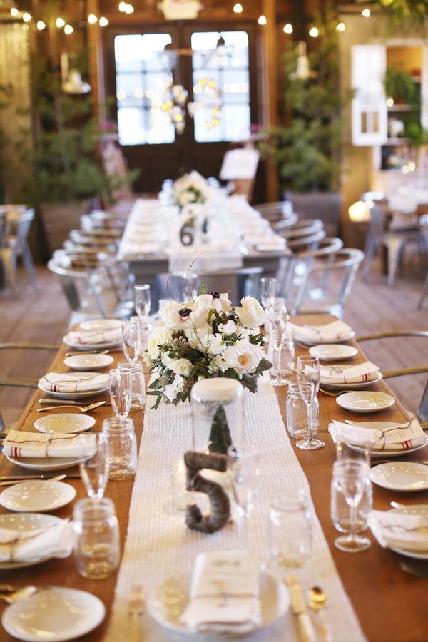 warm and cozy winter wedding, photo by Alison Conklin Photography | via junebugweddings.com warm and cozy winter wedding, photo by Alison Conklin Photography | via junebugweddings.com