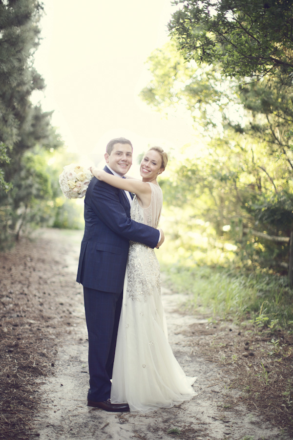 intimate New Jersey wedding at Haven Beach, photos by Sarah DiCicco Photography | via junebugweddings.com intimate New Jersey wedding at Haven Beach, photos by Sarah DiCicco Photography | via junebugweddings.com