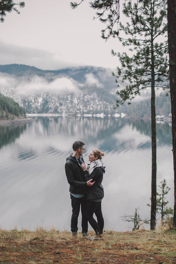 intimate-idaho-proposal-at-higgins-point-15