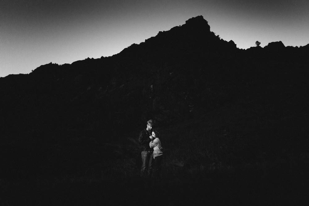 Sentimental-Anniversary-Session-in-Lava-Beds-National-Park-Chutikorn-Photography (23 of 27)