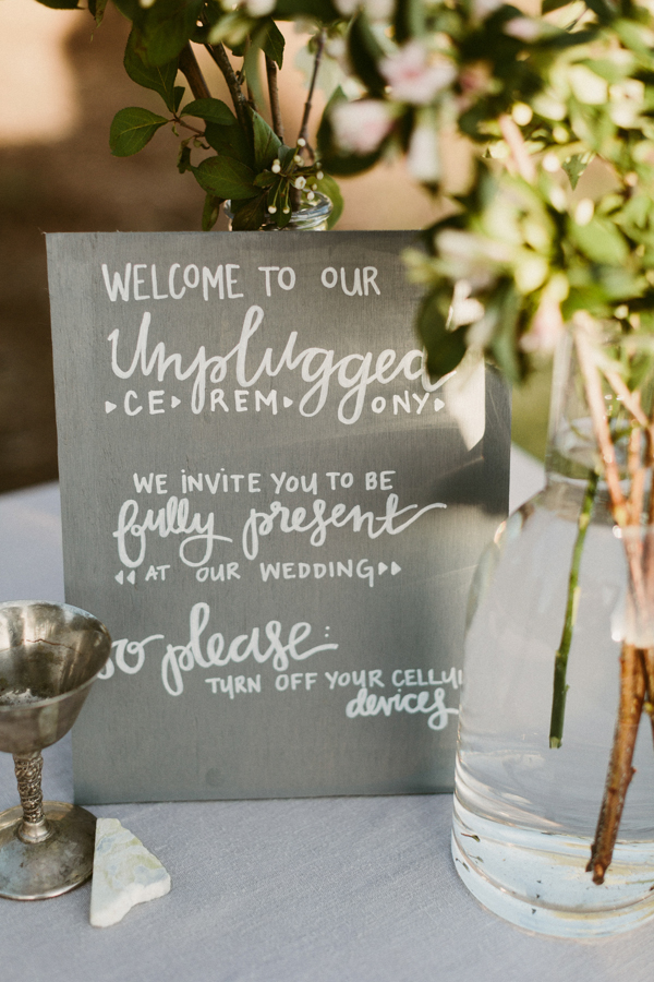 musical-groom-serenaded-bride-emotional-first-look-15