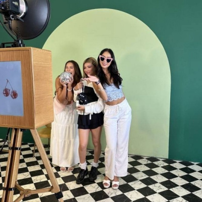 STAY GOLDEN PHOTO BOOTH photo
