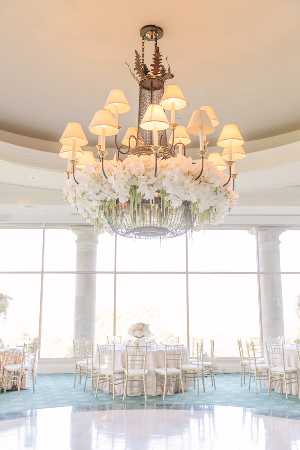 modern Persian wedding in San Jose, California, photo by Jinda Photography | via junebugweddings.com modern Persian wedding in San Jose, California, photo by Jinda Photography | via junebugweddings.com