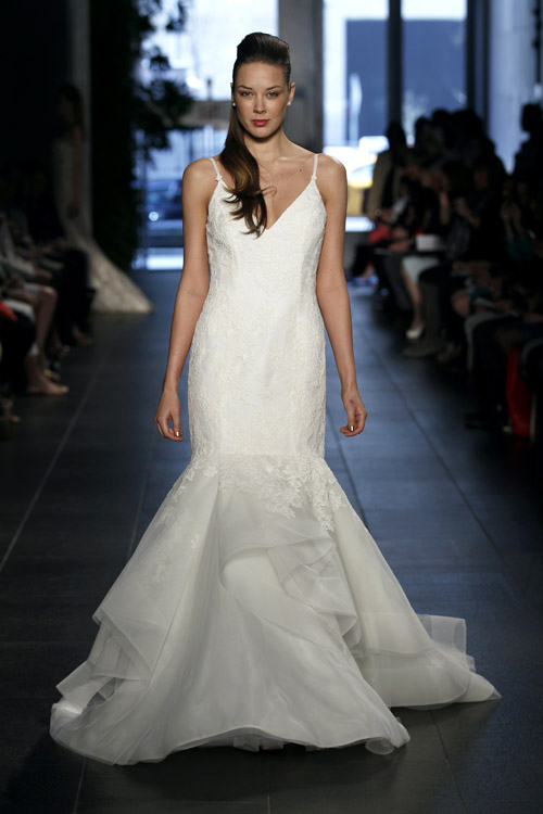 Rivini wedding dress from the Spring 2014 bridal collection | via junebugweddings.com Rivini wedding dress from the Spring 2014 bridal collection | via junebugweddings.com