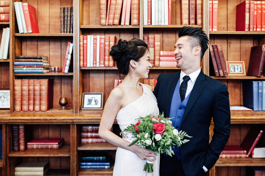 stunning-london-couple-portraits-and-engagement-ceremony-33