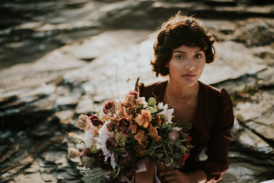 this-beachy-bridal-inspiration-has-a-moody-romantic-twist-allison-markova-photography-15