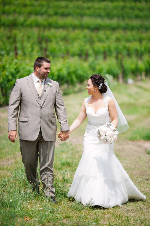 vintage metallic vineyard wedding in Michigan, photo by Dan Stewart Photography | via junebugweddings.com vintage metallic vineyard wedding in Michigan, photo by Dan Stewart Photography | via junebugweddings.com