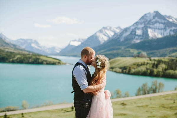 gorgeous ceremony kiss gorgeous ceremony kiss