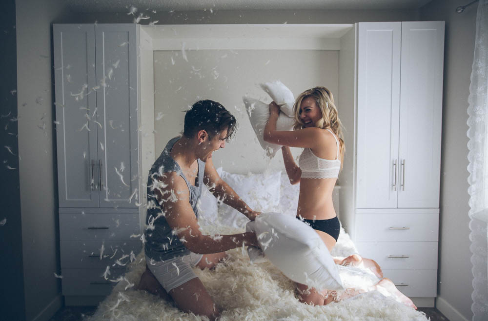 Sexy-Pillow-Fight-Couple-Boudoir (10 of 15)
