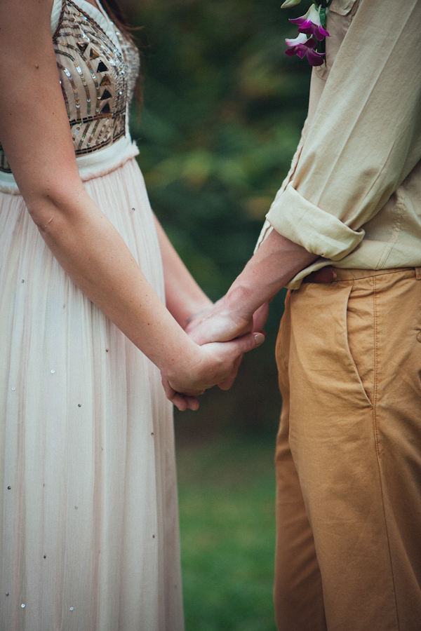 tropical elopement in Costa Rica, photo by Costa Vida Photography | via junebugweddings.com tropical elopement in Costa Rica, photo by Costa Vida Photography | via junebugweddings.com