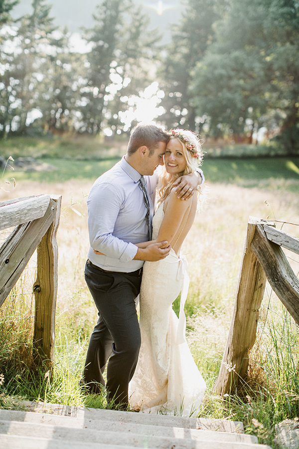 rustic wedding at Woodstock Farm in Bellingham, Washington, photos by Michel M. Waite Photography | via junebugweddings.com rustic wedding at Woodstock Farm in Bellingham, Washington, photos by Michel M. Waite Photography | via junebugweddings.com