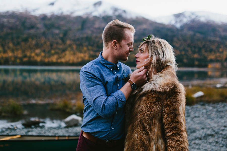 Winter-Elopement-Inspiration-at-Eklunta-Lake-Kristian-Lynae-Photography-3