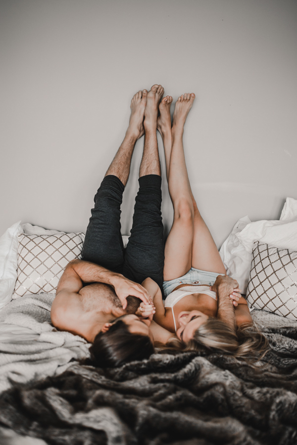 from-the-cabin-to-the-dock-this-pigeon-lake-engagement-is-both-cozy-and-hot-14
