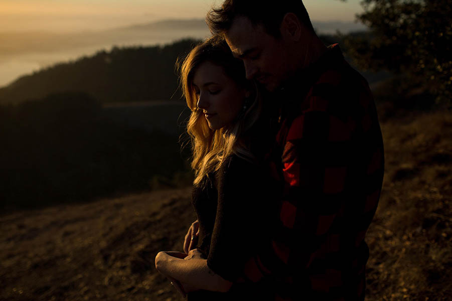Cozy-Anniversary-Photo-Shoot-at-Mount-Tamalpais-Dustin-Cantrell-15
