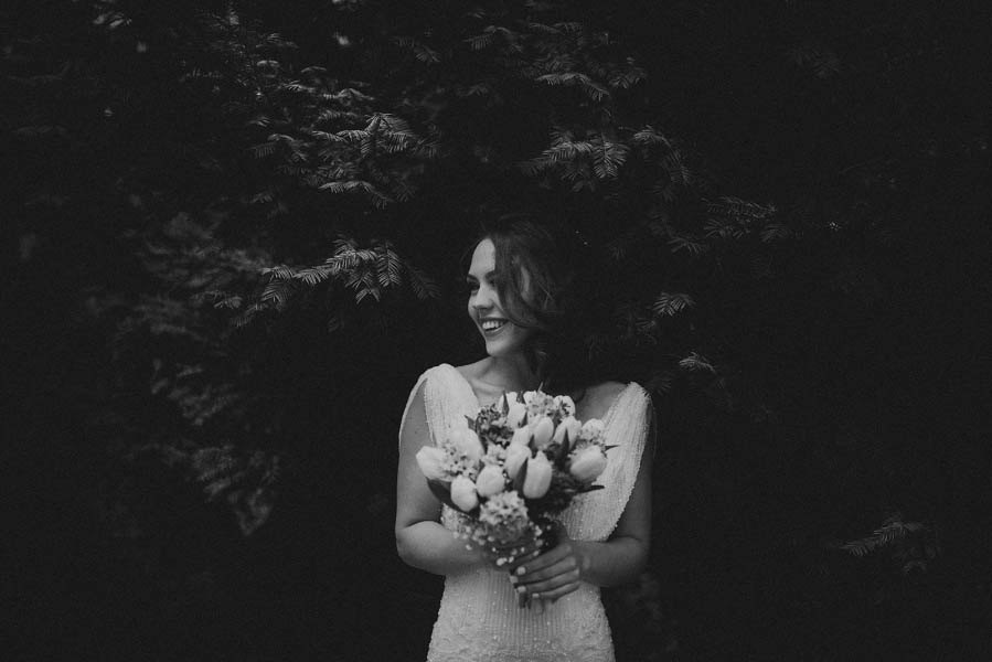 Romantic-Serbian-Wedding-Shoot-in-the-Botanical-Garden-10