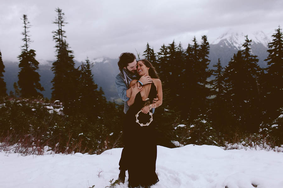 Snowy-Couple-Session-at-Mt-Baker-Alexandra-Celia-22