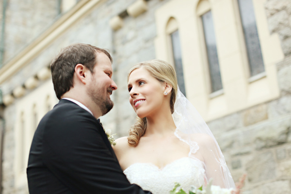 North Carolina wedding at The Carolina Yacht Club, photo by Whitebox Photo | via junebugweddings.com North Carolina wedding at The Carolina Yacht Club, photo by Whitebox Photo | via junebugweddings.com