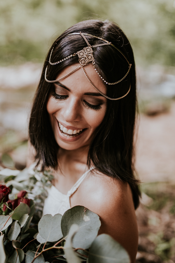 who-knew-bridal-portraits-in-a-creek-could-be-this-gorgeously-ethereal-6