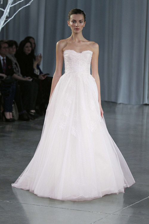 Monique Lhuillier wedding dress from her Fall 2013 bridal collection runway show | via junebugweddings.com Monique Lhuillier wedding dress from her Fall 2013 bridal collection runway show | via junebugweddings.com