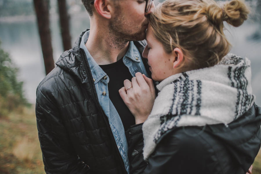 intimate-idaho-proposal-at-higgins-point-16