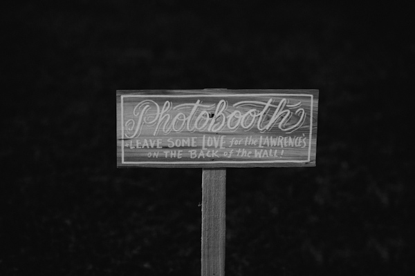 wedding reception photobooth sign, photo by Erik Clausen | via junebugweddings.com wedding reception photobooth sign, photo by Erik Clausen | via junebugweddings.com