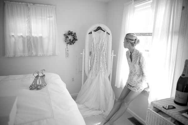 intimate New Jersey wedding at Haven Beach, photos by Sarah DiCicco Photography | via junebugweddings.com intimate New Jersey wedding at Haven Beach, photos by Sarah DiCicco Photography | via junebugweddings.com