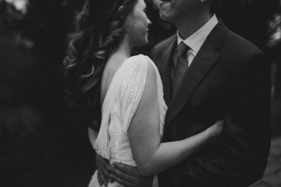 Romantic-Serbian-Wedding-Shoot-in-the-Botanical-Garden-9