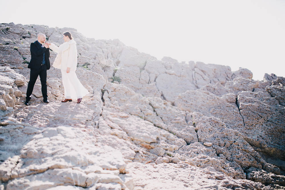 Chilly-Waterfront-Engagement-Near-Marseille-Laurent-Brouzet (7 of 24)