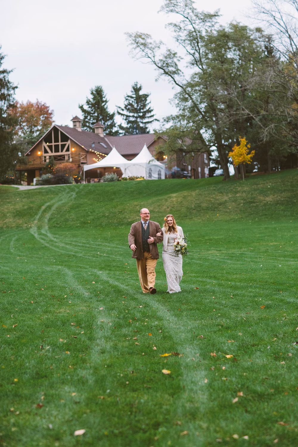 Cozy-Forest-Wedding-Rockmill-Brewery-Adam-Lowe-Photography (9 of 42)