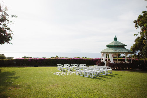 Pretty, classic, pink wedding in Maui from Sweet Pea Events with photos by Sarah & Rocky Photography | via junebugweddings.com Pretty, classic, pink wedding in Maui from Sweet Pea Events with photos by Sarah & Rocky Photography | via junebugweddings.com