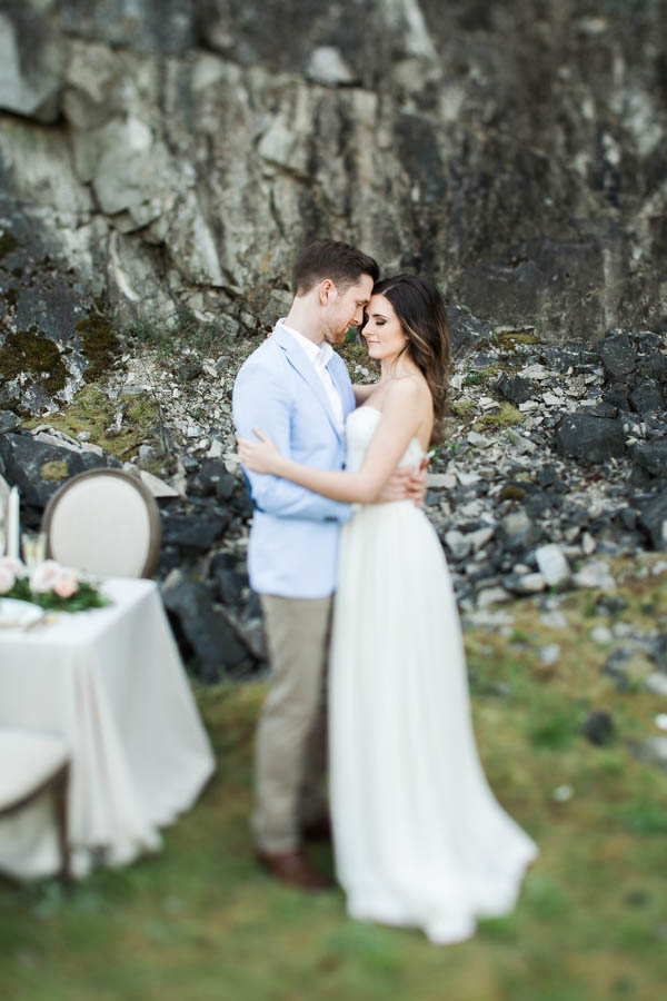 Romantic-Columbia-Gorge-Wedding-Inspiration-Angela-Shae (10 of 24)