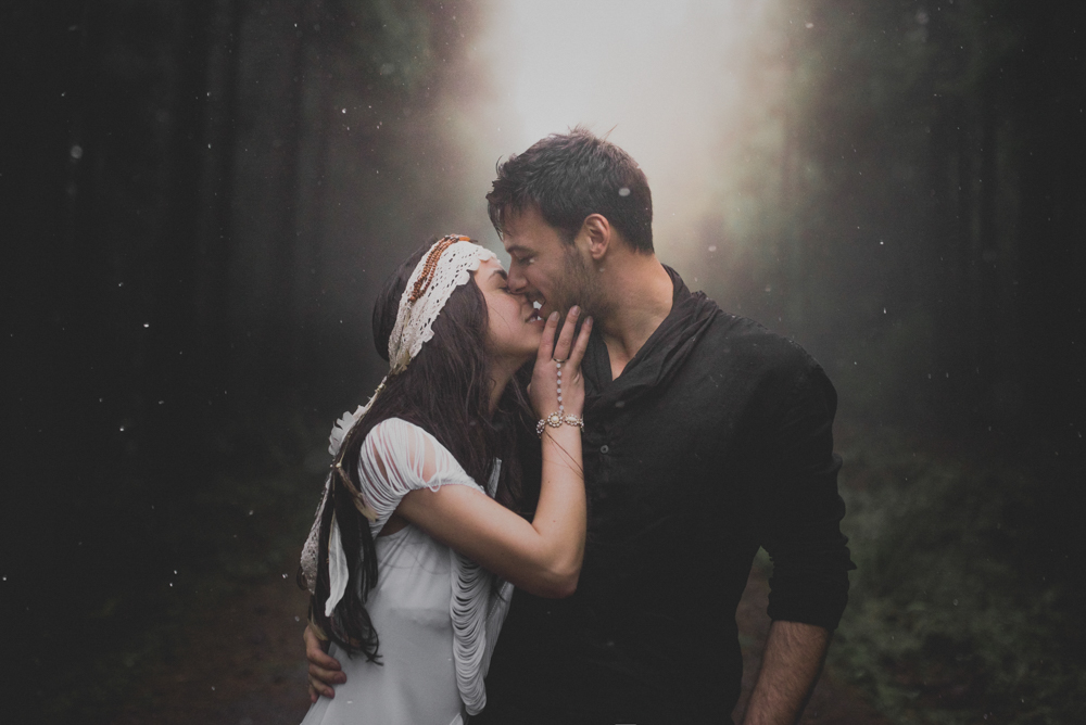 sensual-island-couple-portraits-in-portugal-24