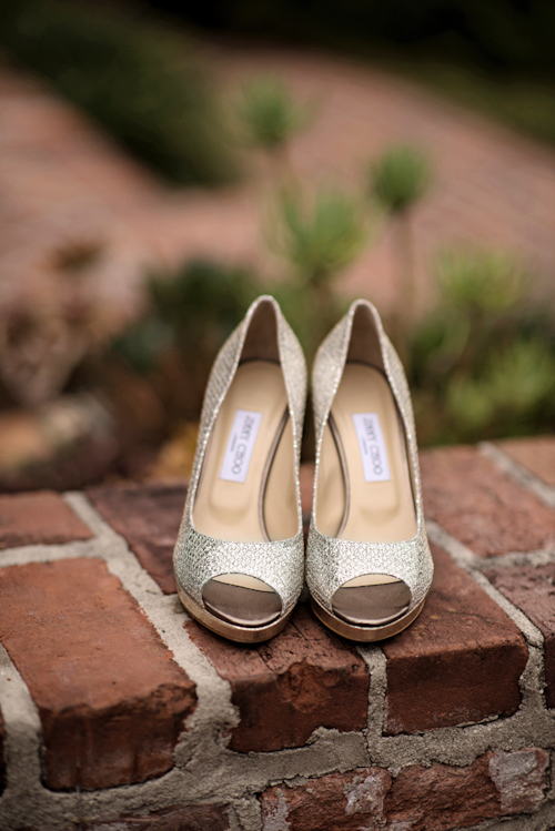 coral, gold, and grey wedding at Casa Feliz in Florida, photos by Kristen Weaver Photography | via junebugweddings.com coral, gold, and grey wedding at Casa Feliz in Florida, photos by Kristen Weaver Photography | via junebugweddings.com