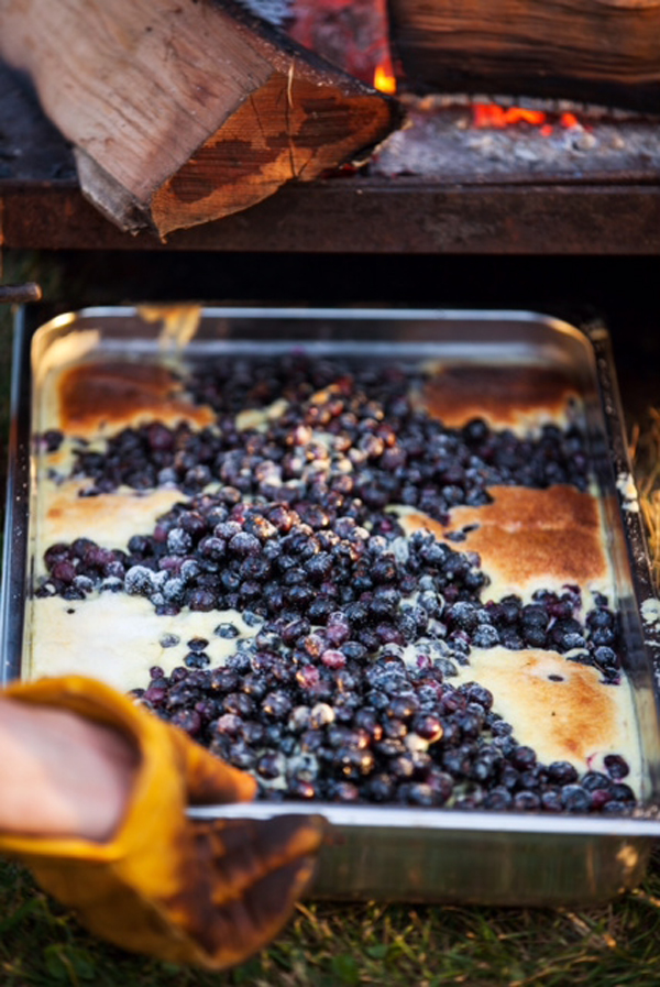 valentine's day dessert and champagne cocktails for two, photo by Christian Oth Studio | via junebugweddings.com
