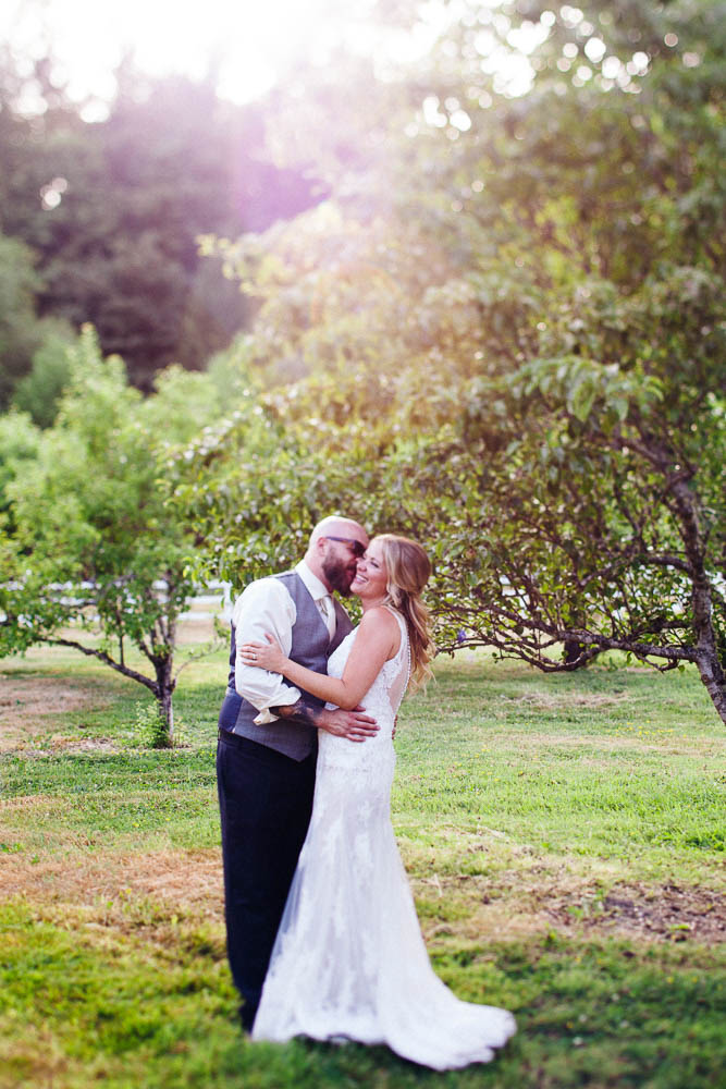 Alternative-Bohemian-Wedding-at-Storybook-Farm-Julia-Kinnunen-Photography-7355