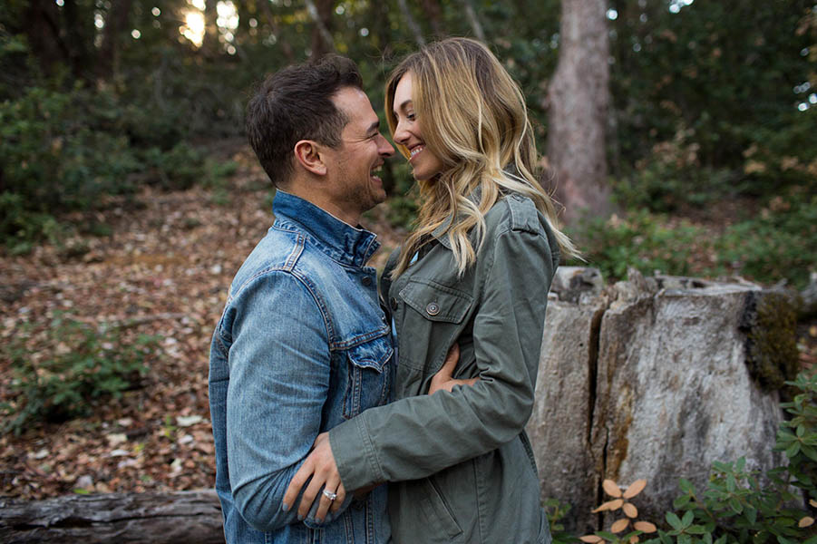 Cozy-Anniversary-Photo-Shoot-at-Mount-Tamalpais-Dustin-Cantrell-4