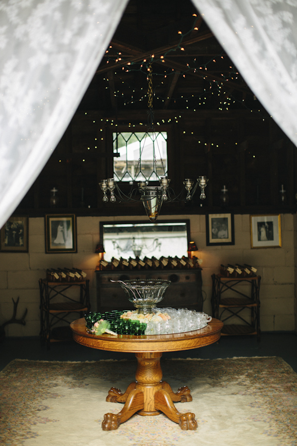 navy and pink garden wedding in Ohio, photo by Ely Brothers | via junebugweddings.com navy and pink garden wedding in Ohio, photo by Ely Brothers | via junebugweddings.com
