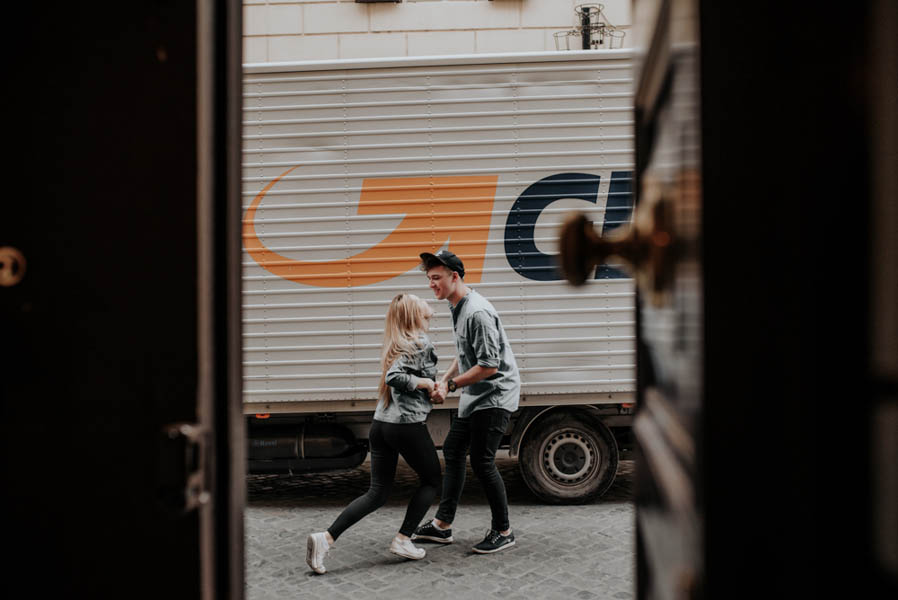 these-two-cuddled-all-the-way-through-their-rome-engagement-session-9