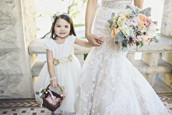 traditional and timeless bridal style, photo by Christina Carroll Photography | via junebugweddings.com traditional and timeless bridal style, photo by Christina Carroll Photography | via junebugweddings.com