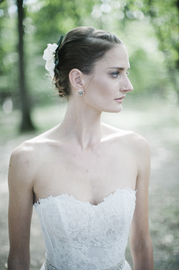 woodland wedding at Benmarl Winery, New York, photo by Richard Israel | via junebugweddings.com woodland wedding at Benmarl Winery, New York, photo by Richard Israel | via junebugweddings.com
