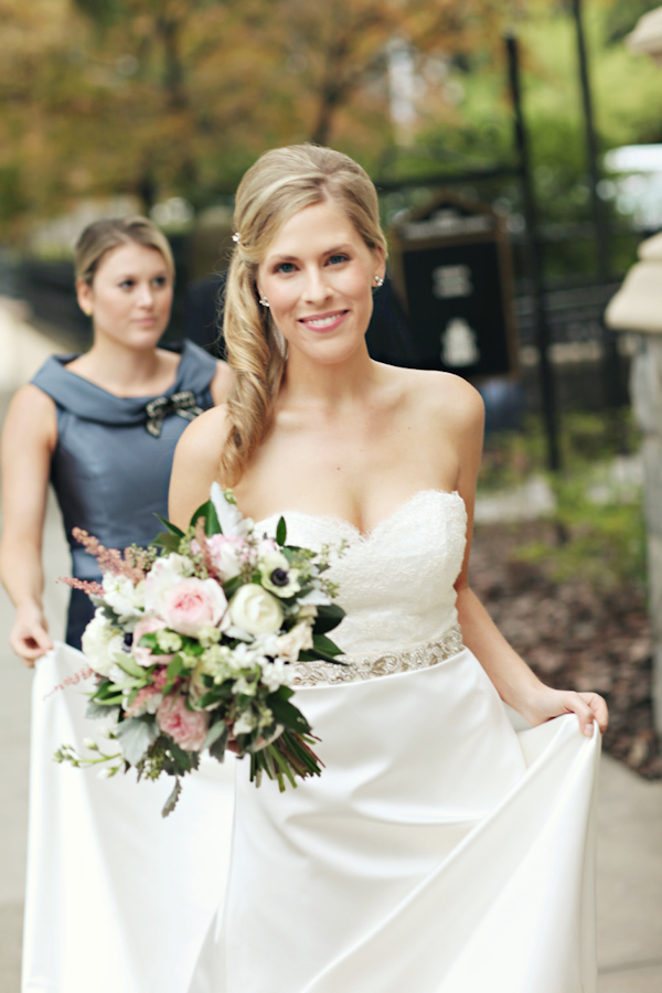 North Carolina wedding at The Carolina Yacht Club, photo by Whitebox Photo | via junebugweddings.com North Carolina wedding at The Carolina Yacht Club, photo by Whitebox Photo | via junebugweddings.com