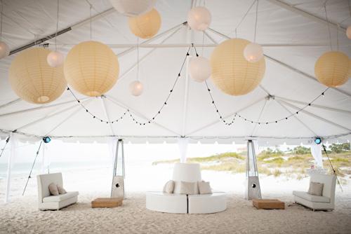 Clearwater, Florida beach wedding with a white, sand and pink wedding color palette, photo by Kristen Weaver | junebugweddings.com Clearwater, Florida beach wedding with a white, sand and pink wedding color palette, photo by Kristen Weaver | junebugweddings.com