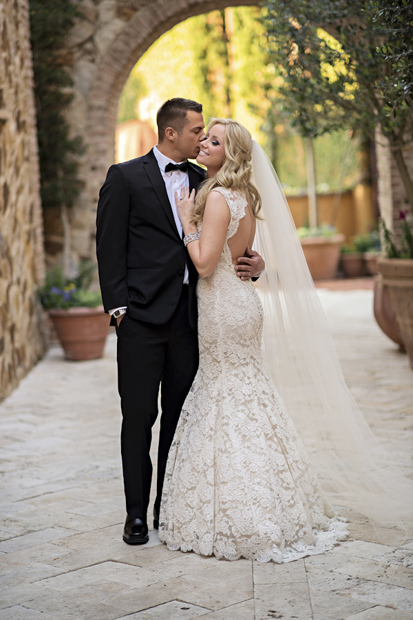 romantic Italian villa inspired wedding in Florida, photo by Kristen Weaver Photography | via junebugweddings.com romantic Italian villa inspired wedding in Florida, photo by Kristen Weaver Photography | via junebugweddings.com