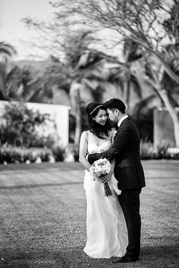 fun destination wedding at Casa China Blanca in Puerto Vallerta, Mexico - photo by Elizabeth Lloyd and Dave Getzschman | via junebugweddings.com fun destination wedding at Casa China Blanca in Puerto Vallerta, Mexico - photo by Elizabeth Lloyd and Dave Getzschman | via junebugweddings.com