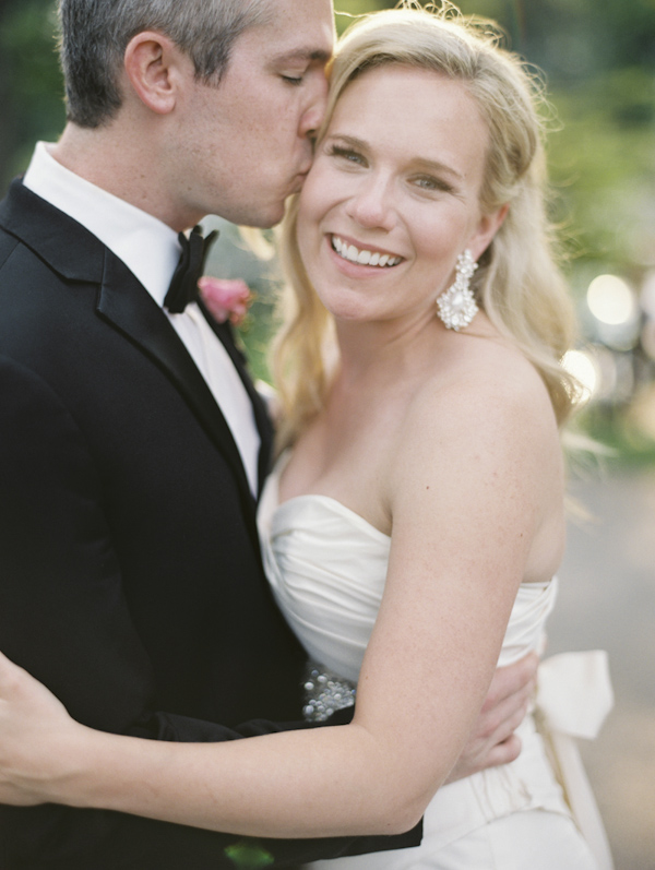 navy and pink nautical wedding at White Bear Yacht Club, Minnesota, photos by Geneoh Photography navy and pink nautical wedding at White Bear Yacht Club, Minnesota, photos by Geneoh Photography