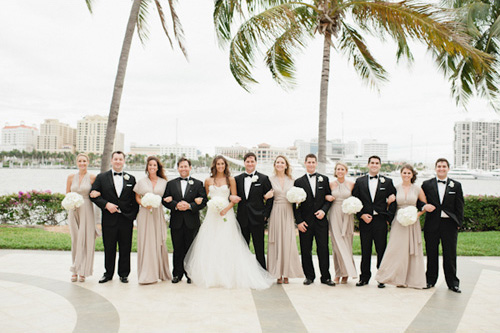 white on white wedding at the historic Flagler Museum in Palm Beach, Florida - photos by Bee Photographie white on white wedding at the historic Flagler Museum in Palm Beach, Florida - photos by Bee Photographie